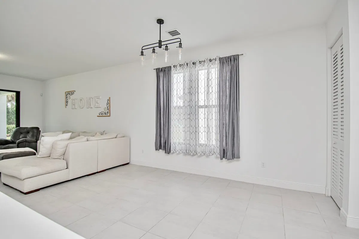 Residence photo 7