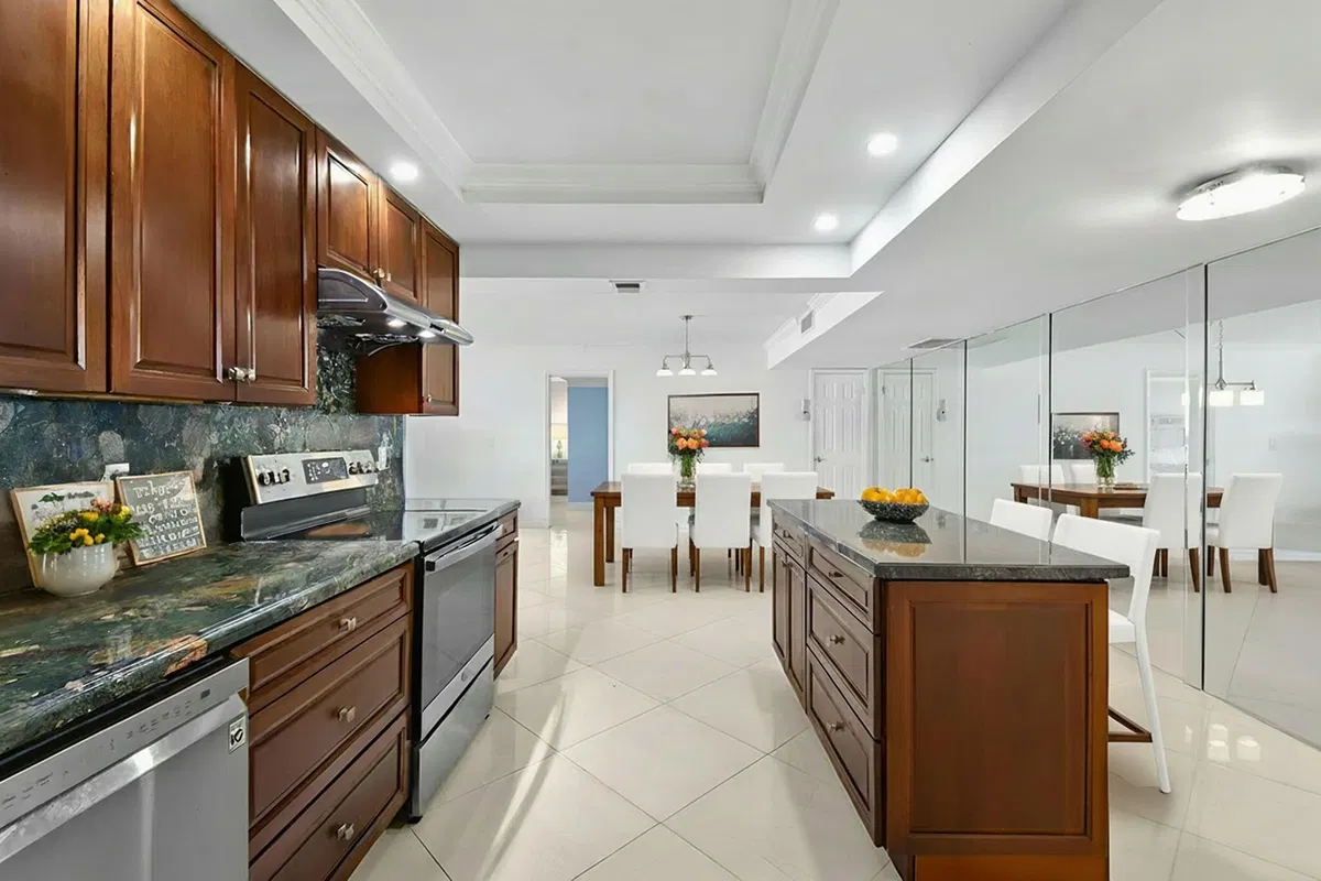  Unit 510 photo 10