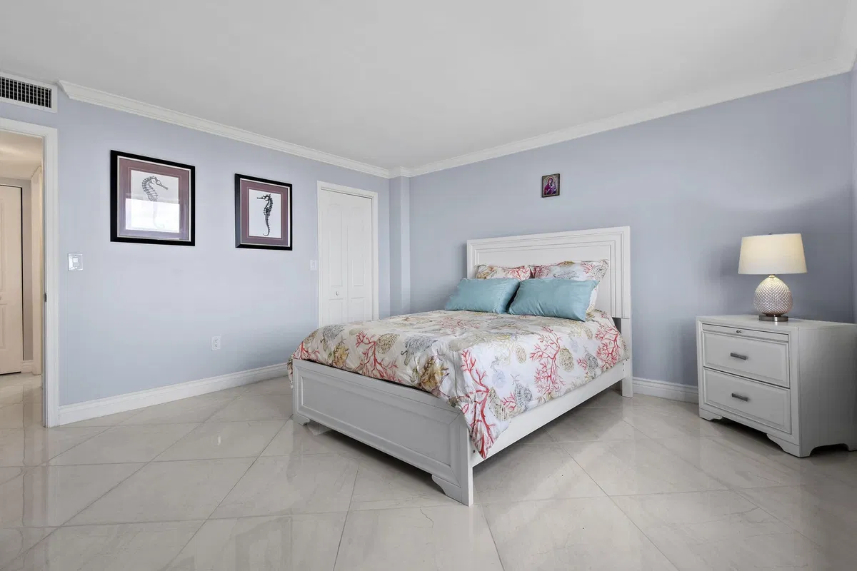  Unit 510 photo 16