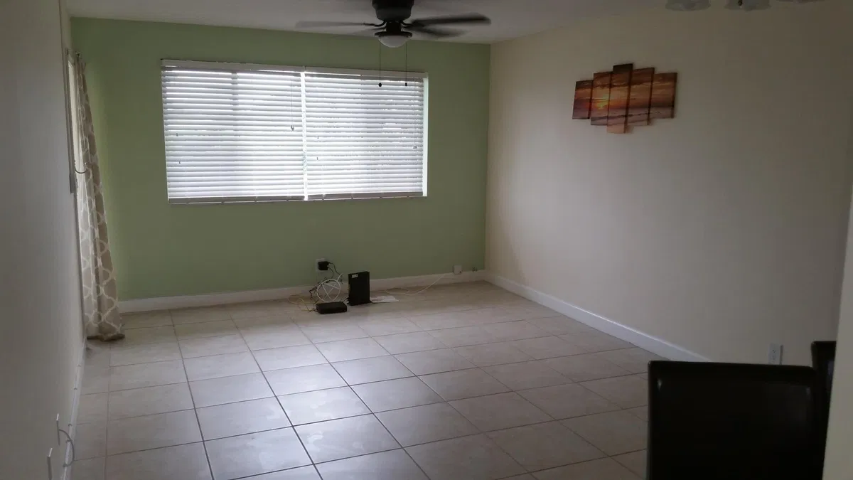 Unit 202 photo 4