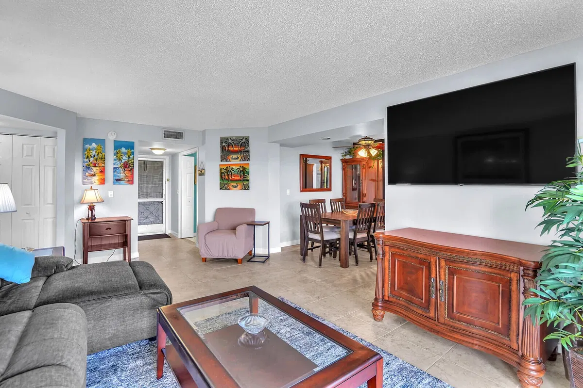 Unit 503 photo 10