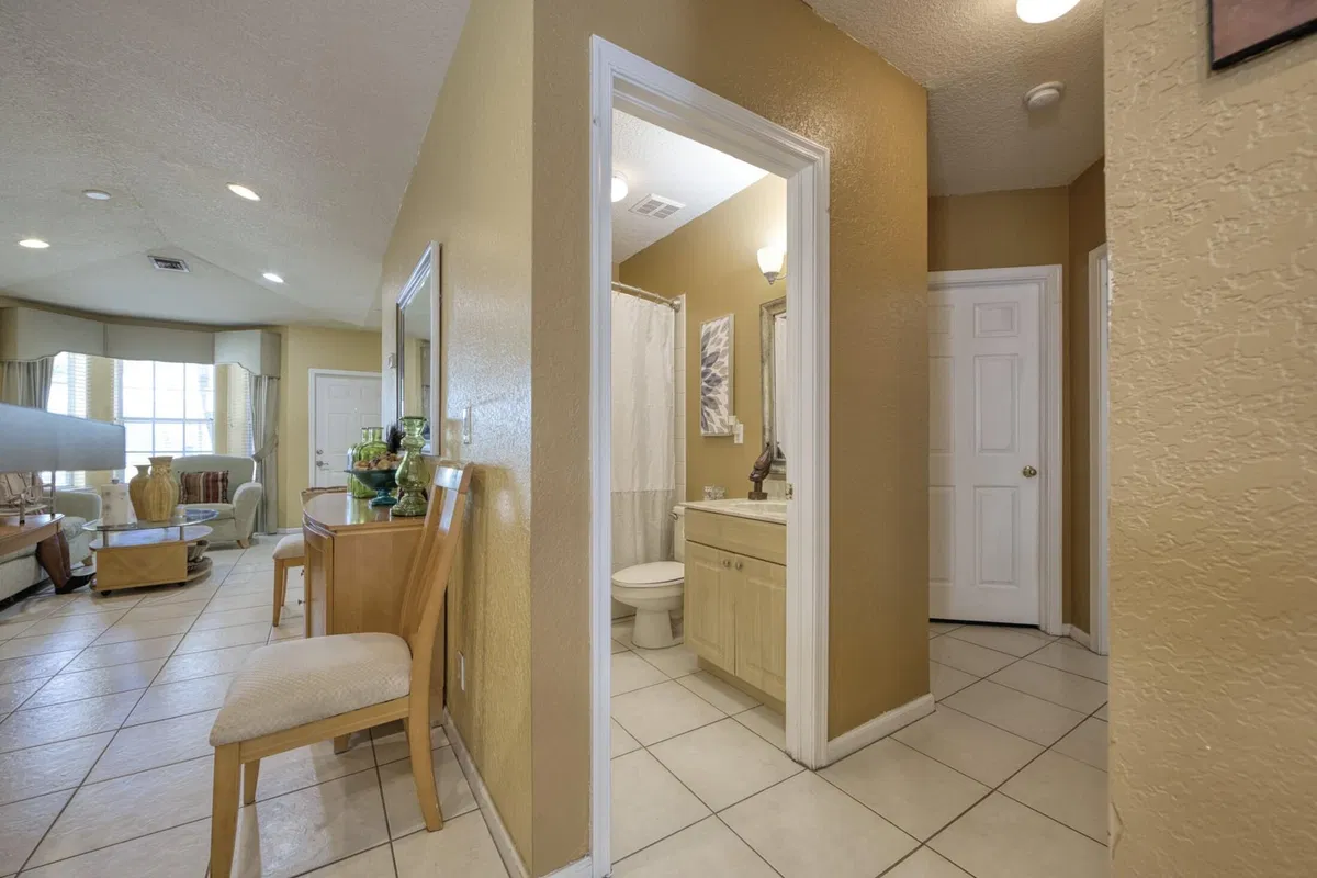 Residence photo 16