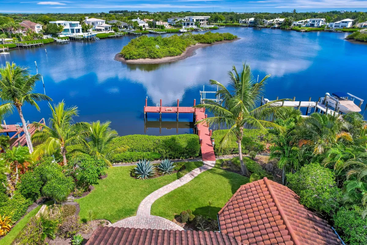 Admirals Cove Residence