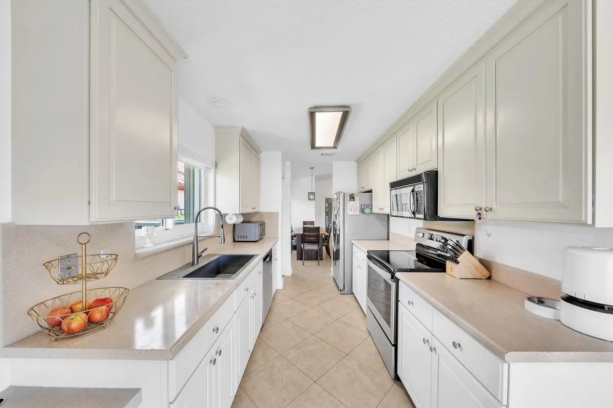 Residence photo 4