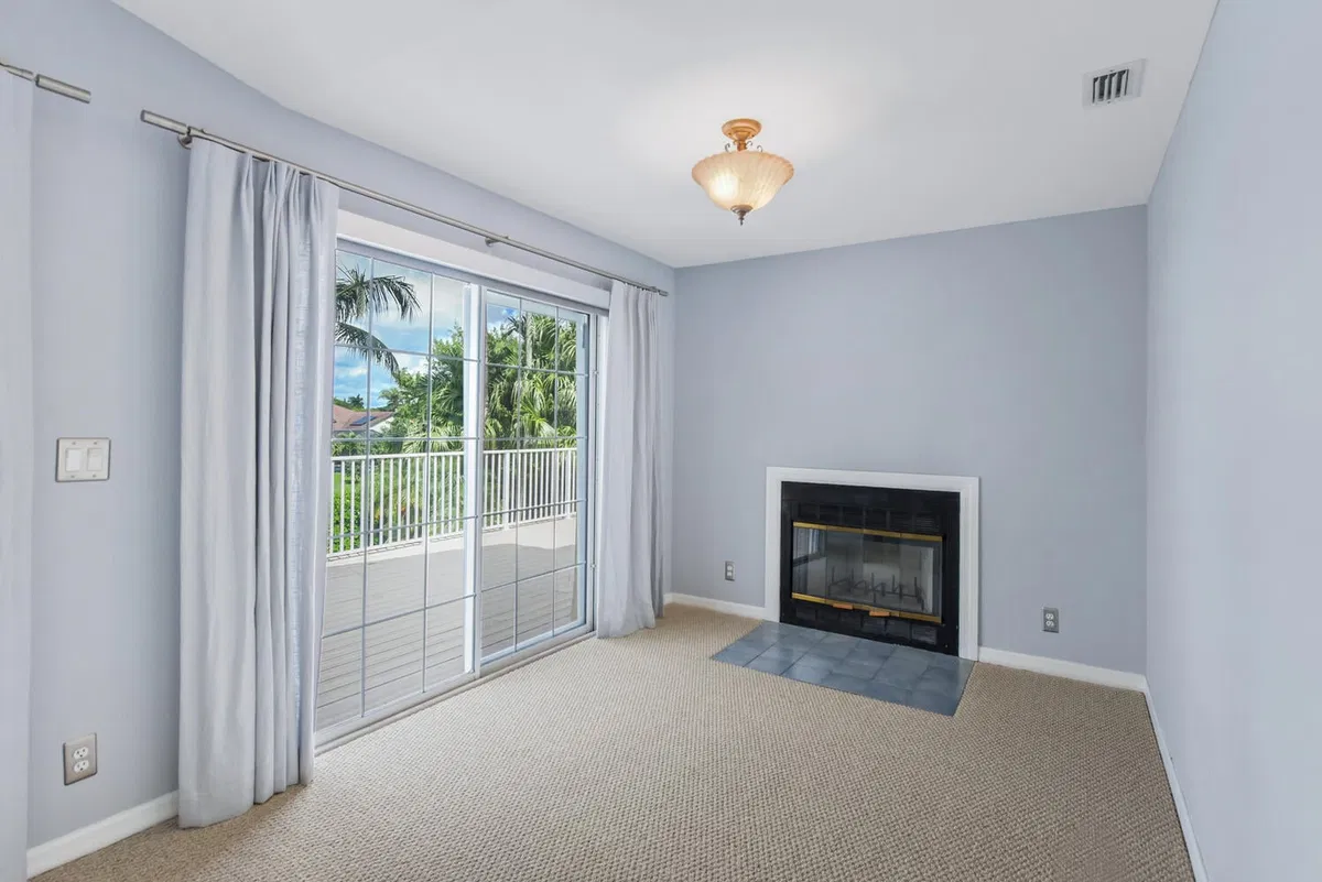 Residence photo 25