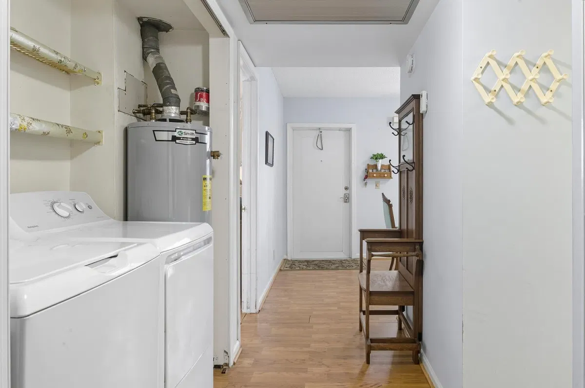 Unit 14 photo 13