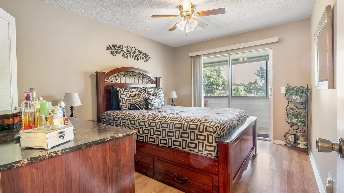 Residence photo 4