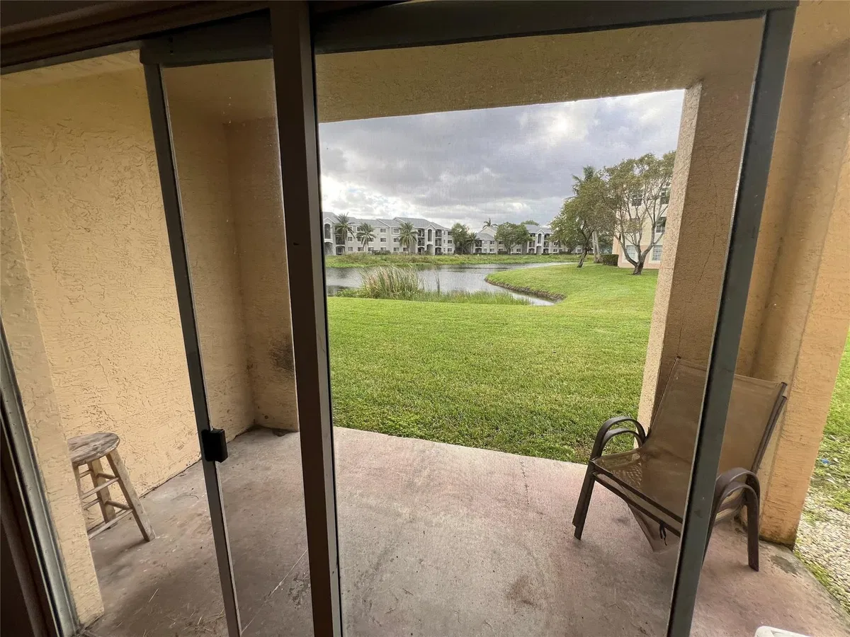 Unit 108 photo 22