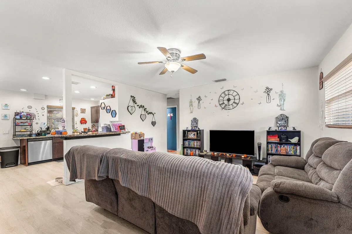  Residence photo 19