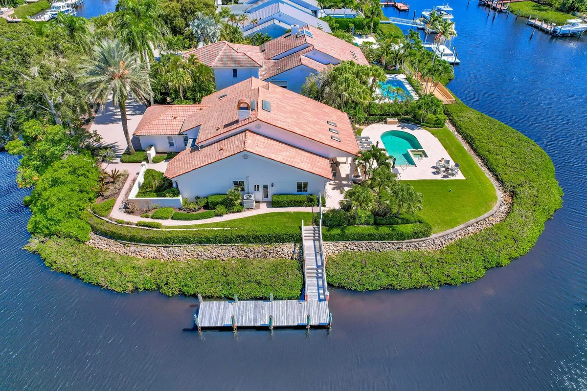 Admirals Cove Residence photo 4