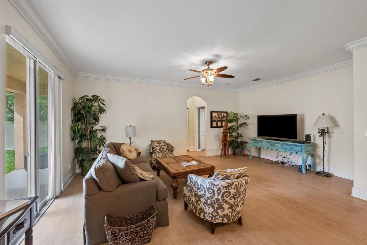 Residence photo 4