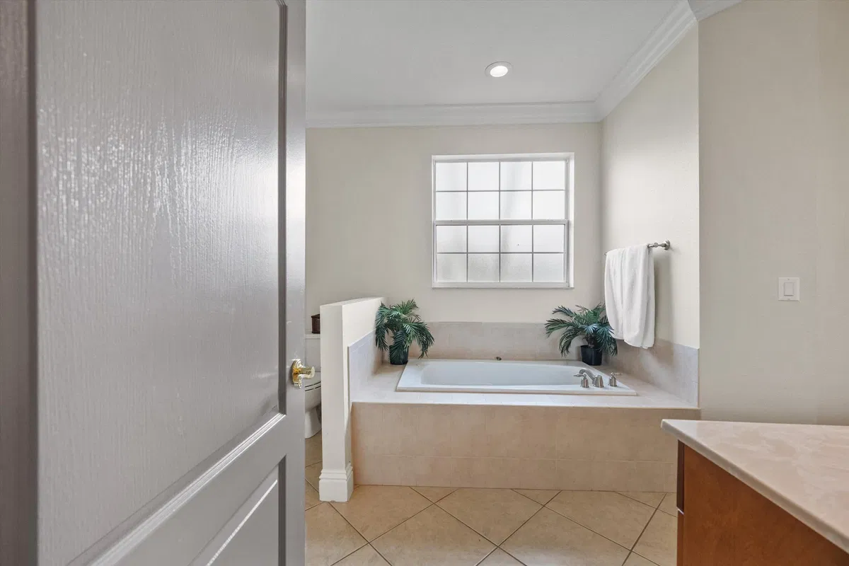 Residence photo 22