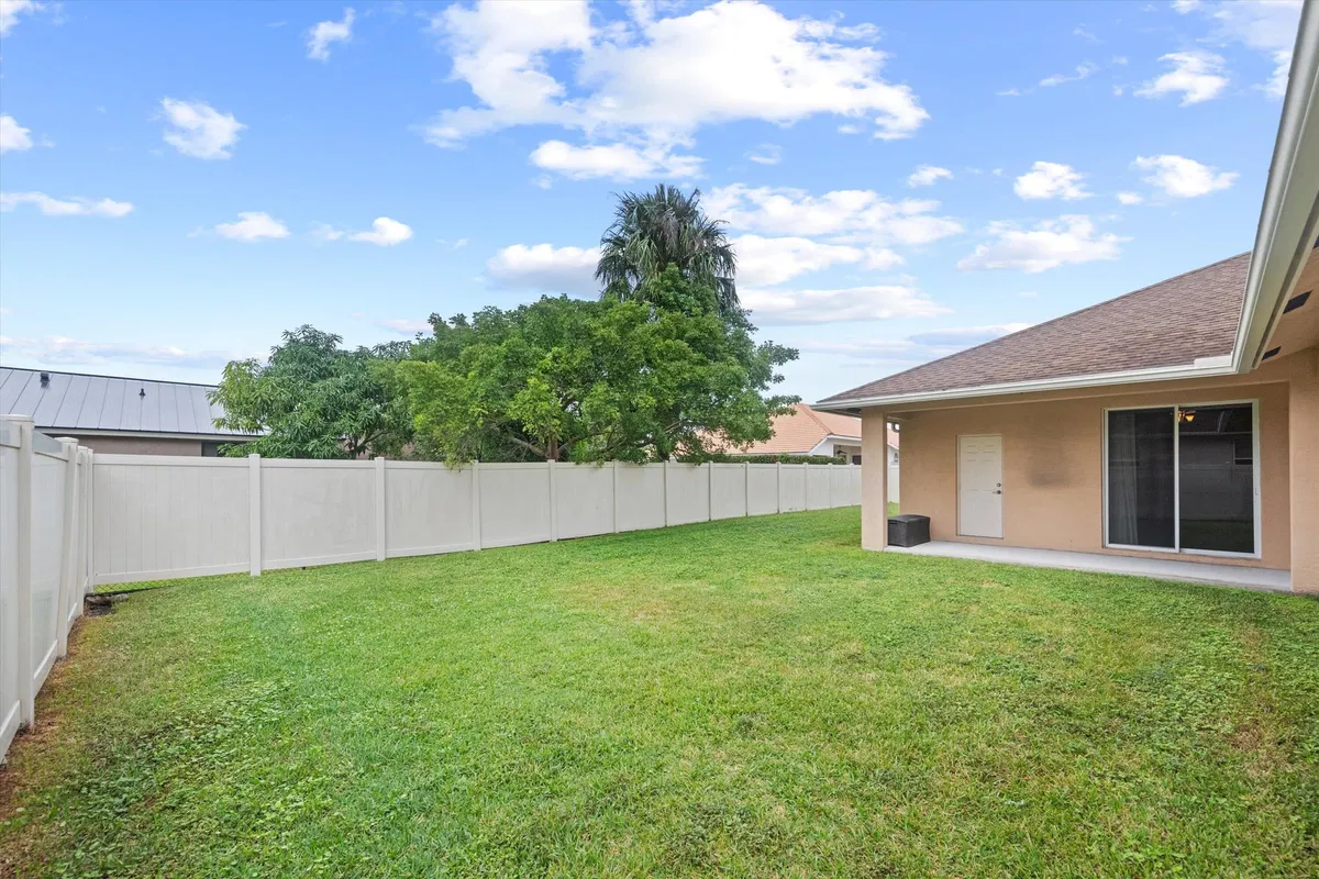 Residence photo 34