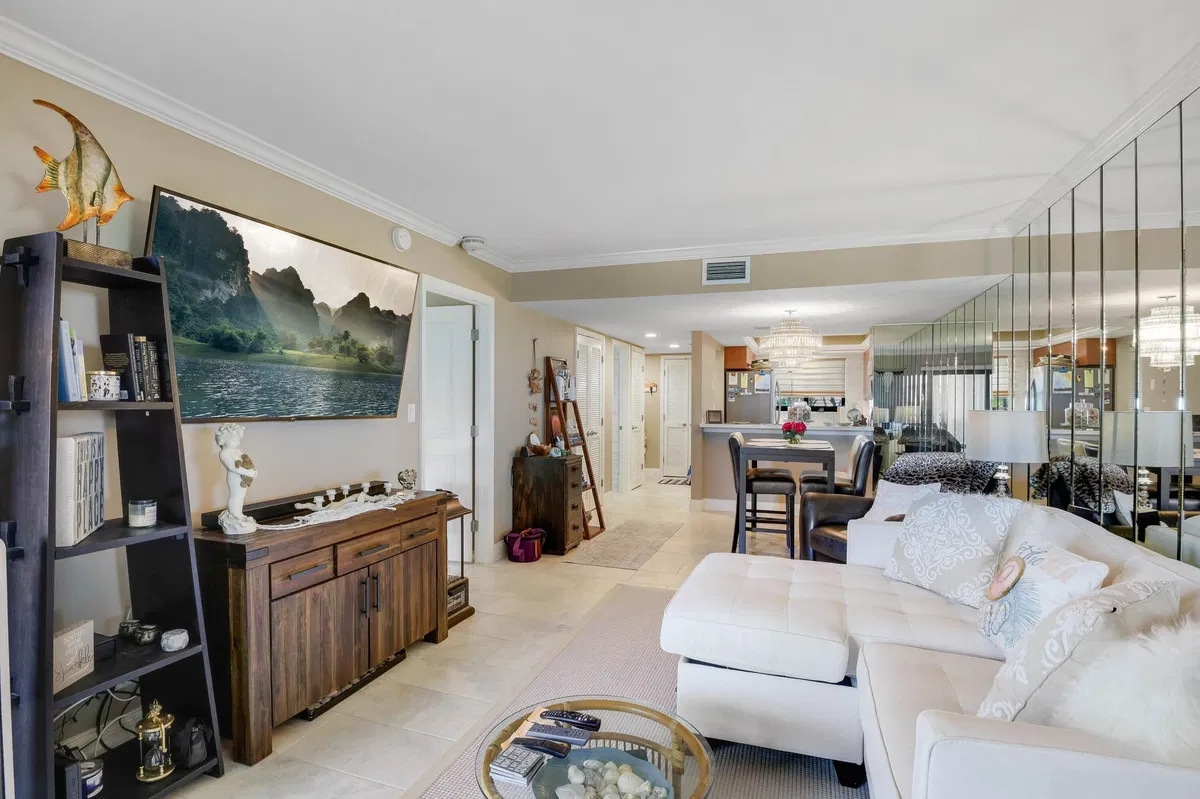  Unit 204 photo 7