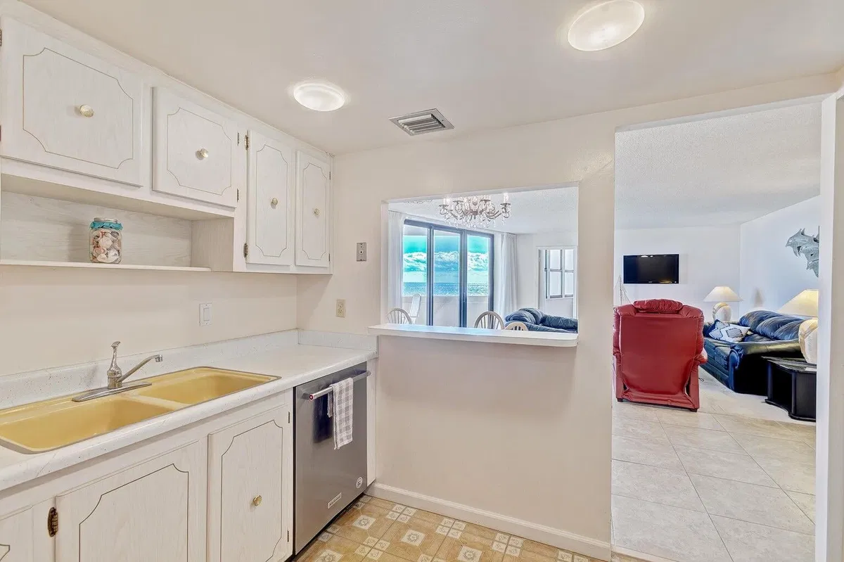 Singer Island Unit B - 6d photo 10