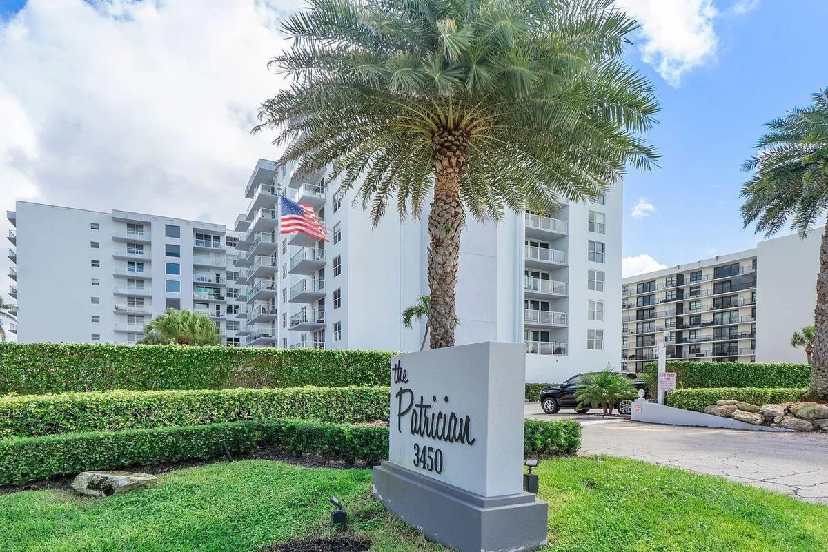 The Patrician of Palm Beach Unit 118
