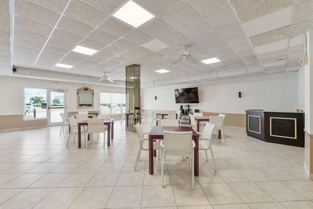 The Patrician of Palm Beach Unit 118 photo 4