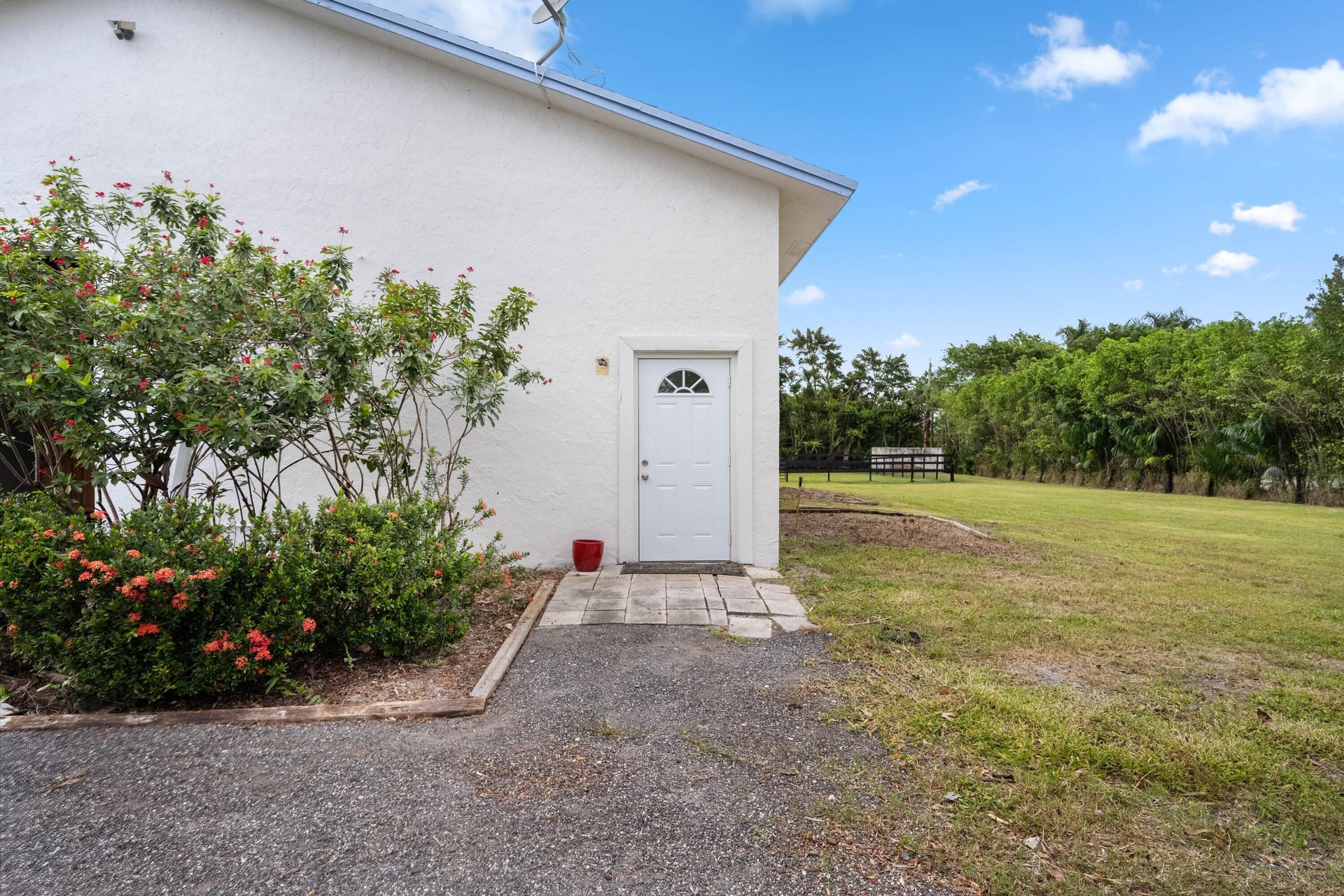 Residence photo 25