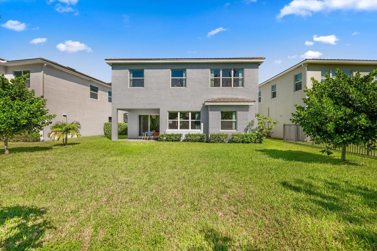  Residence photo 49