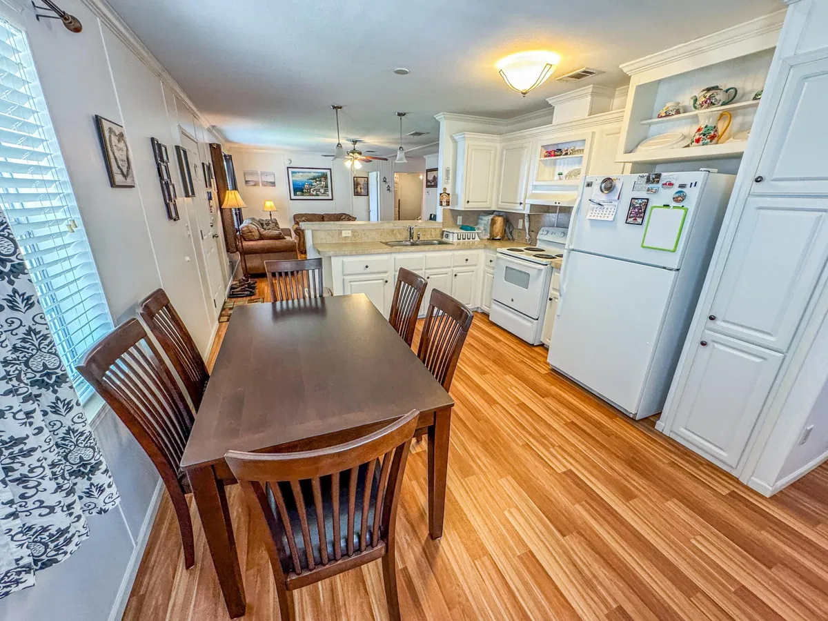 Residence photo 25