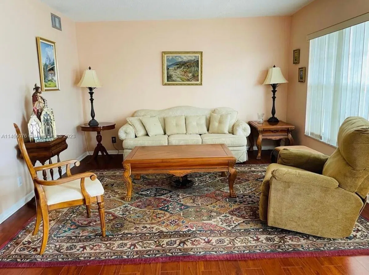 Residence photo 4