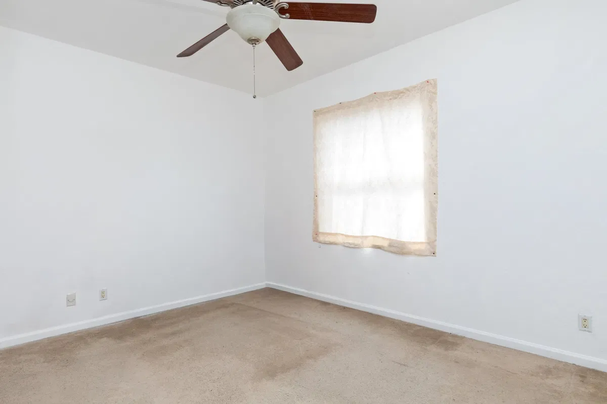 Residence photo 16
