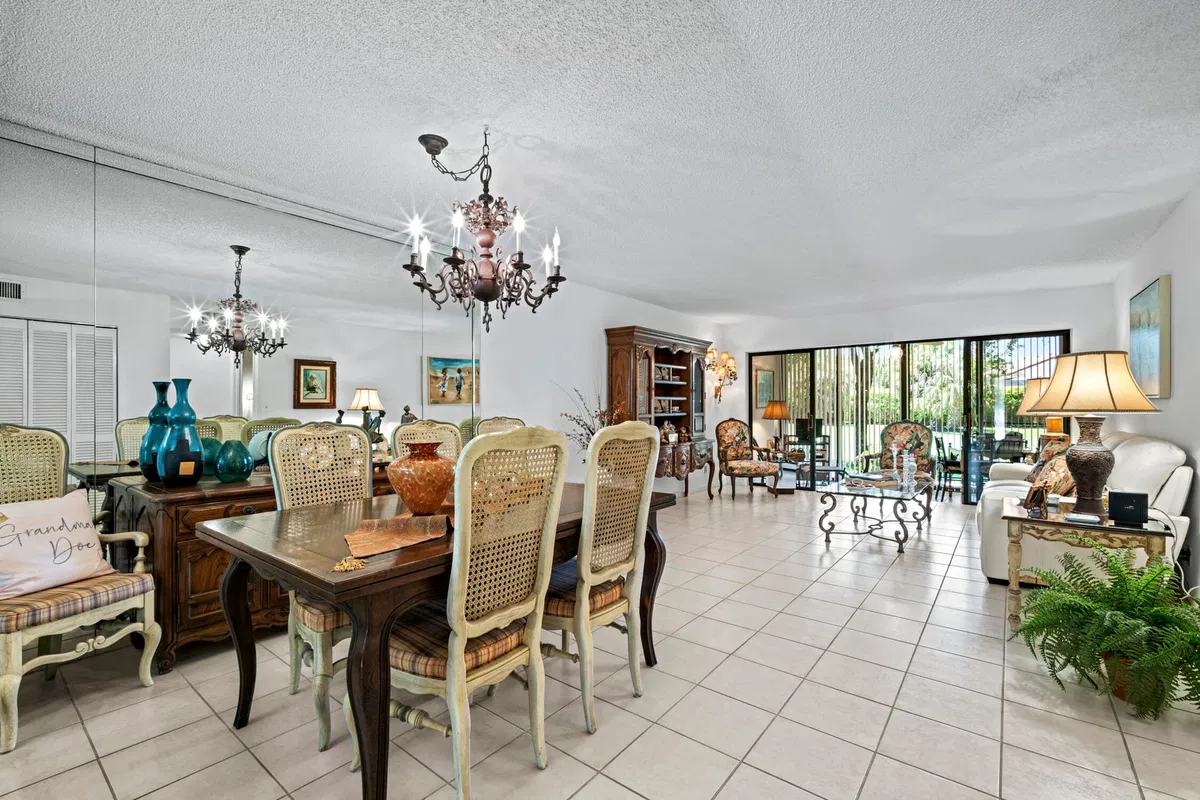 Unit 512 photo 10