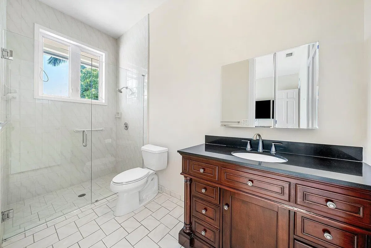 Frenchman's Creek Residence photo 31