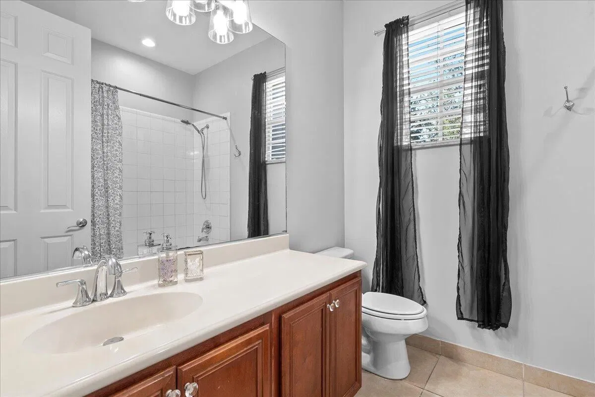 Canterbury Place Residence photo 46