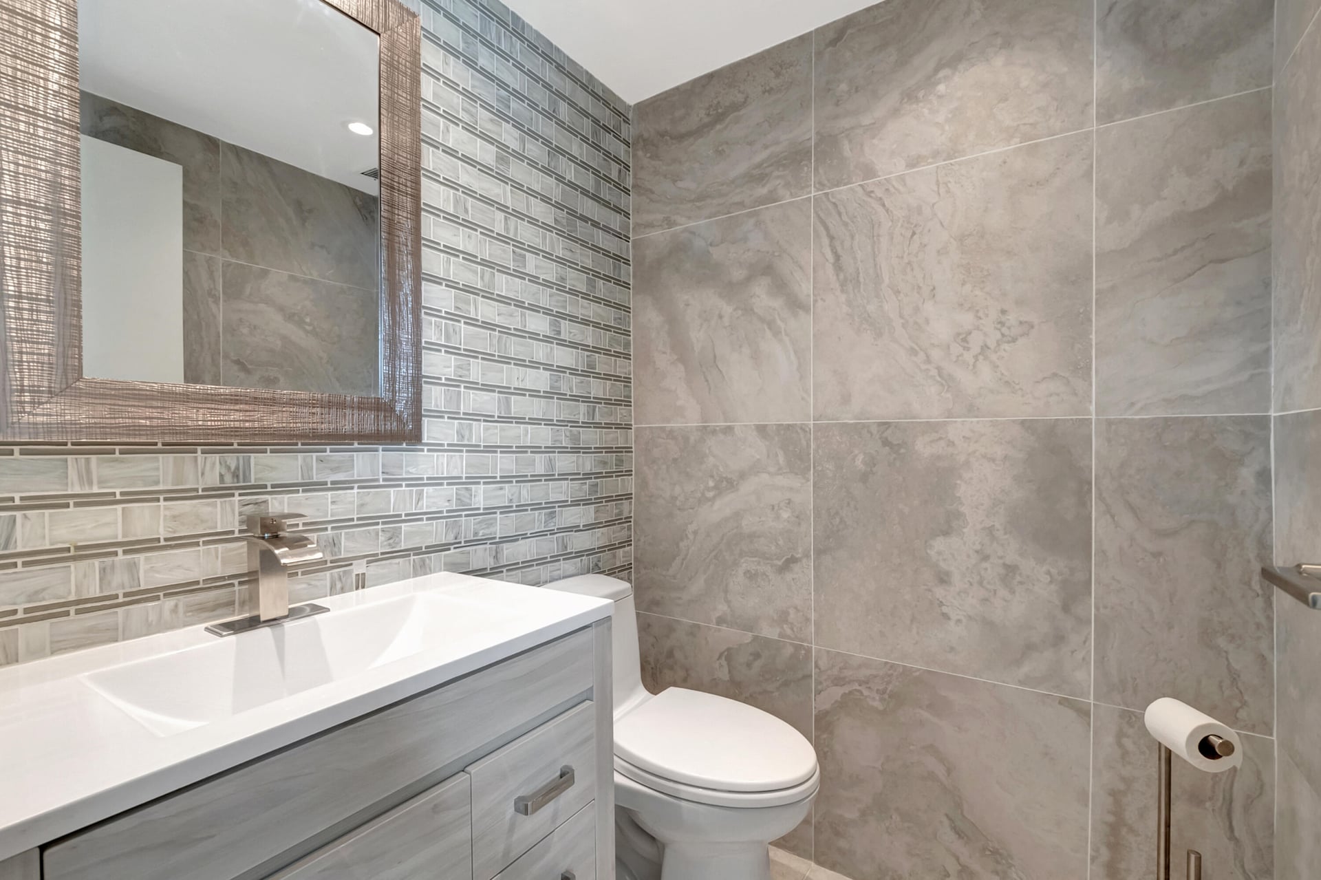  Unit 195 photo 16