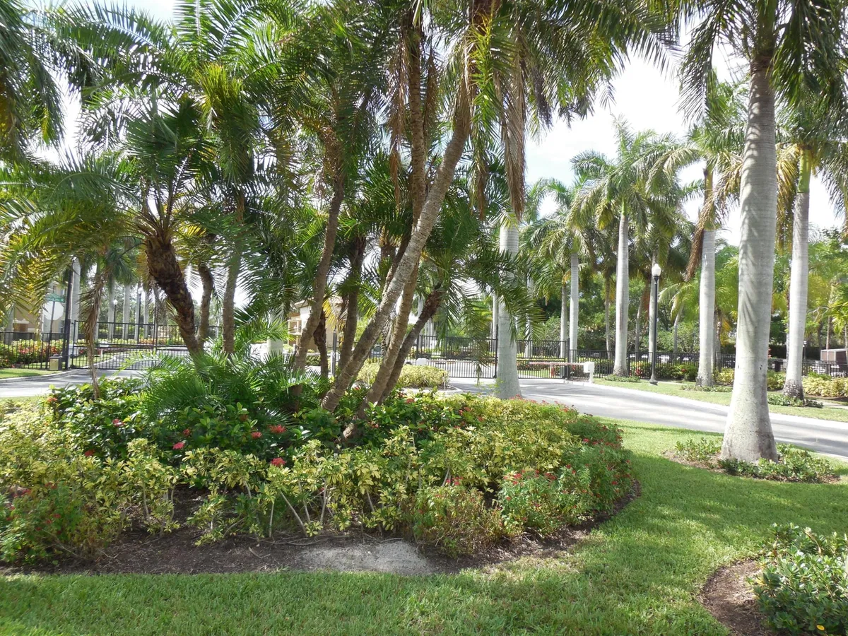  Unit 1802 photo 13