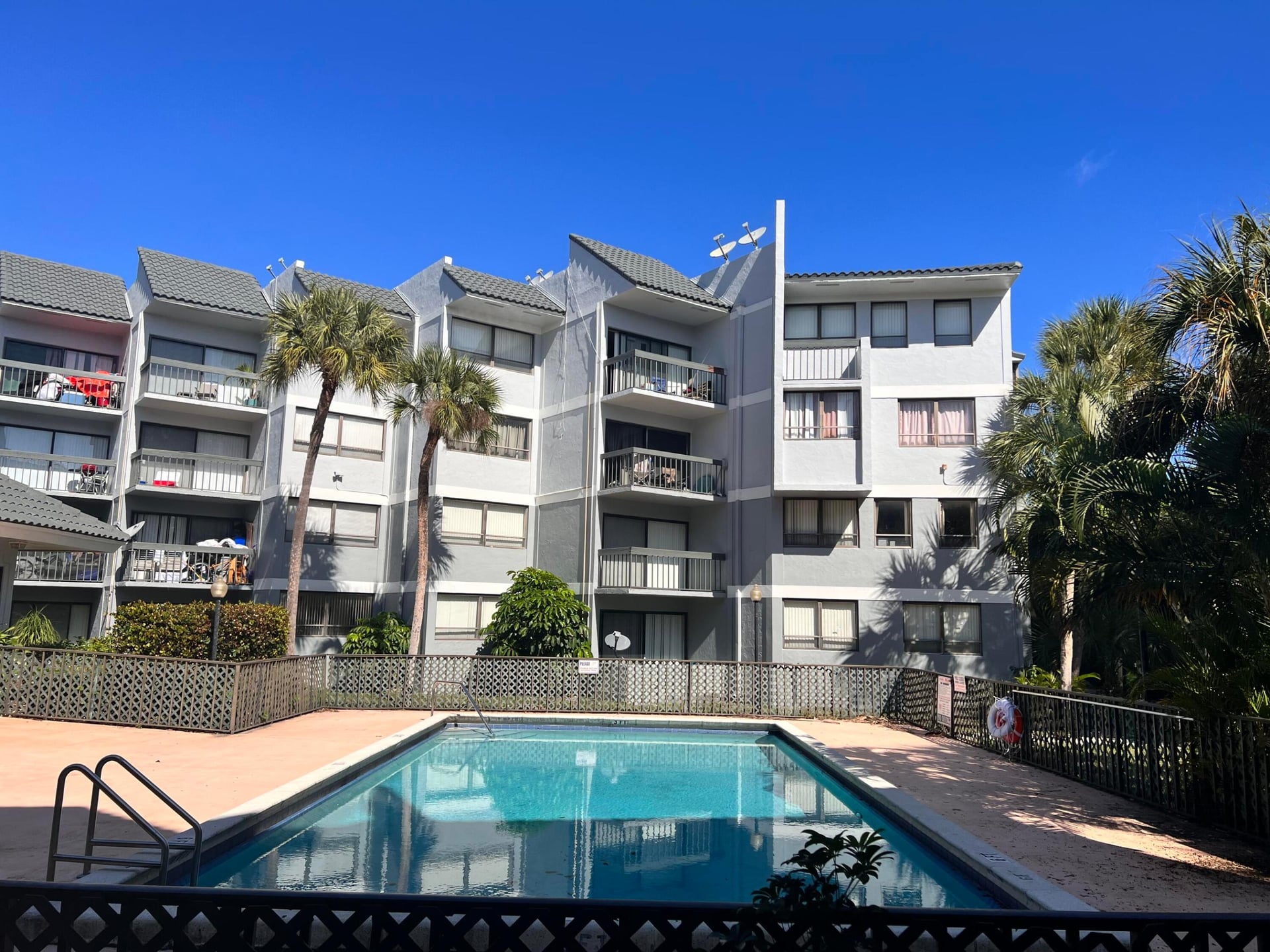  Unit 410 photo 19