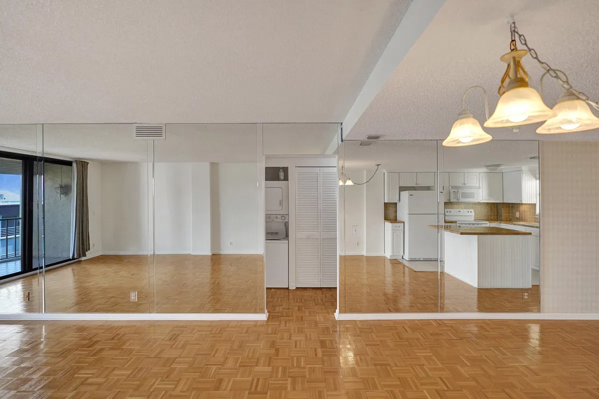 Unit 410 photo 19