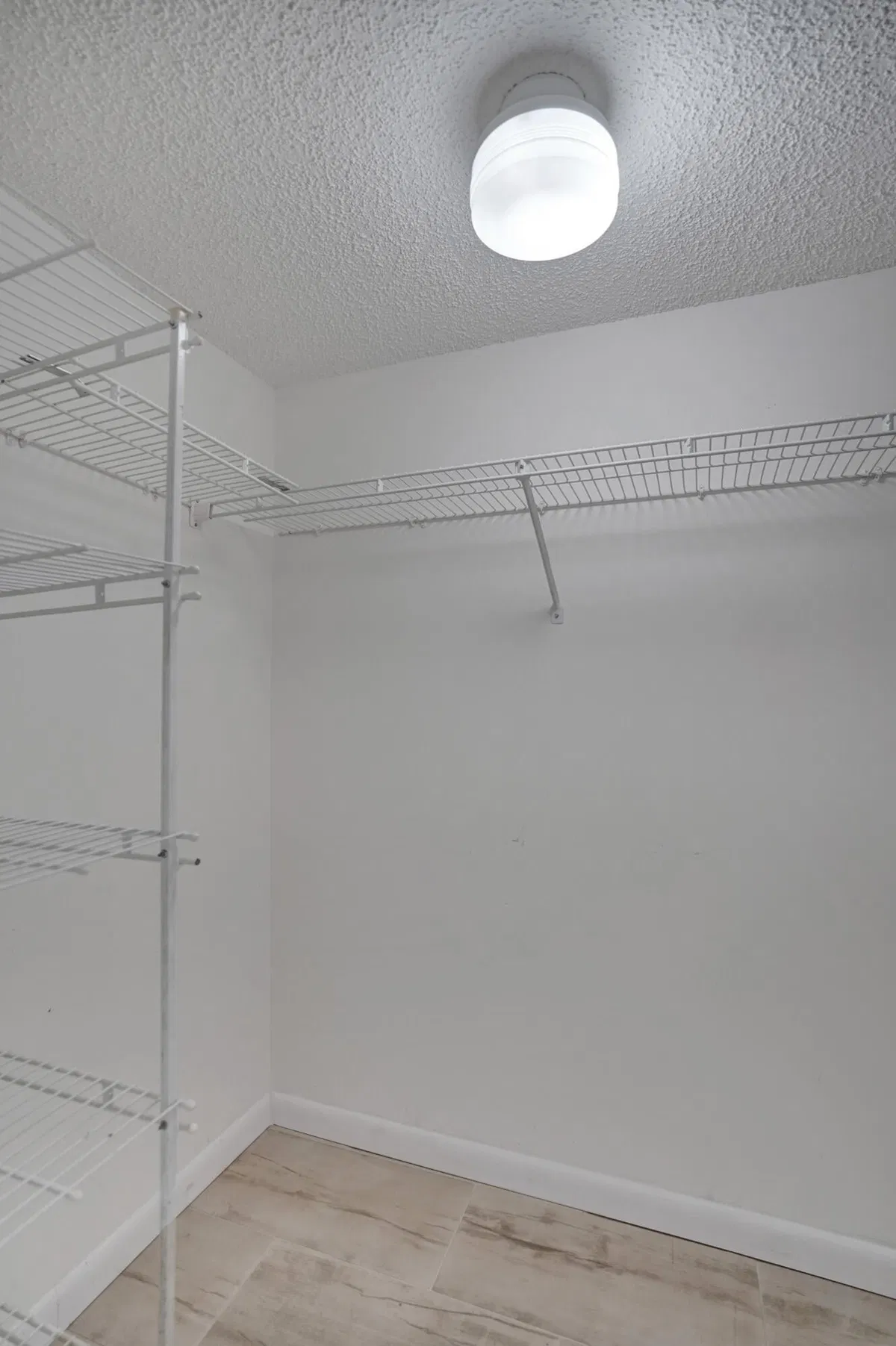 Unit 410 photo 22