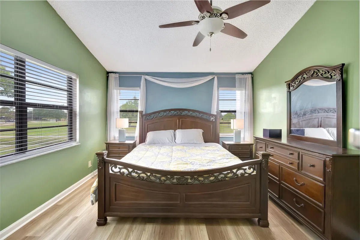 Residence photo 43