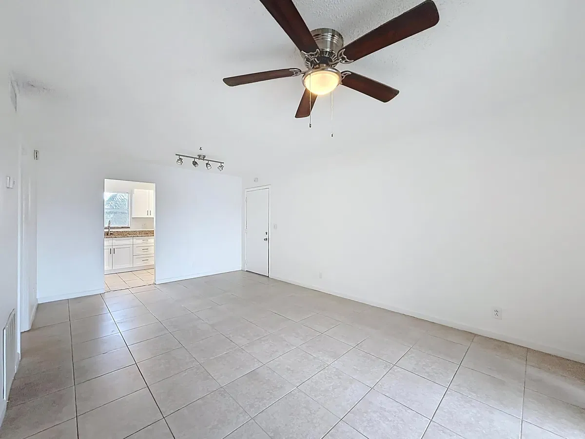 Unit 235 photo 10