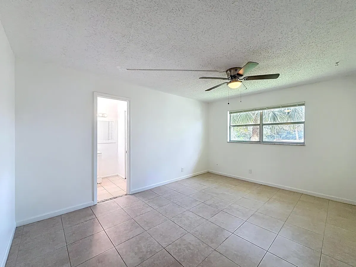 Unit 235 photo 19