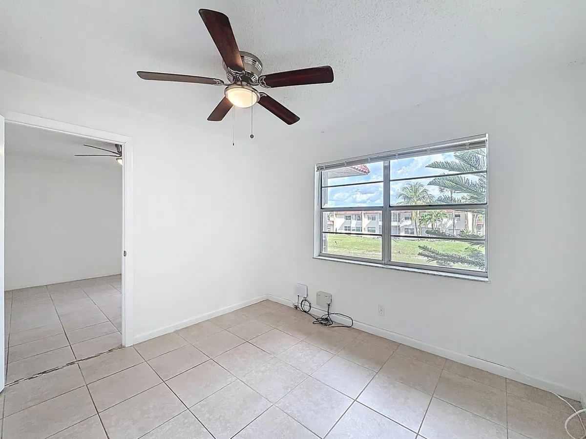 Unit 235 photo 25