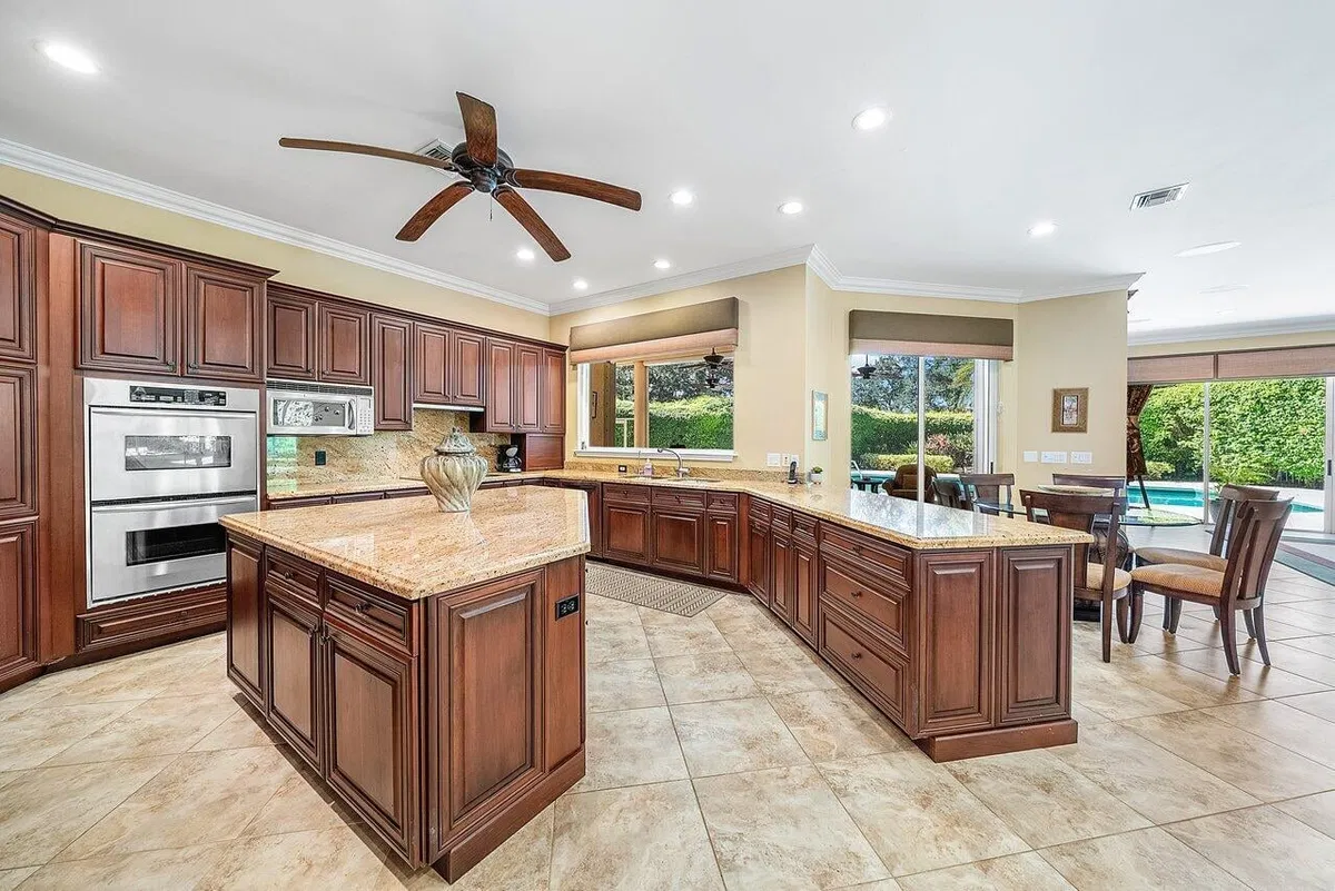 Admirals Cove Residence photo 22
