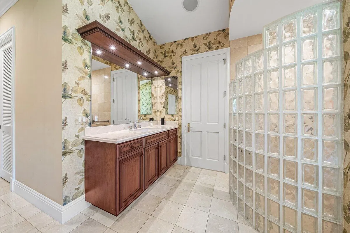 Admirals Cove Residence photo 37