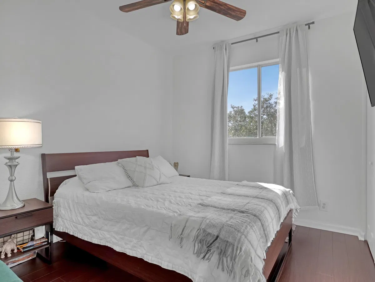 Residence photo 37