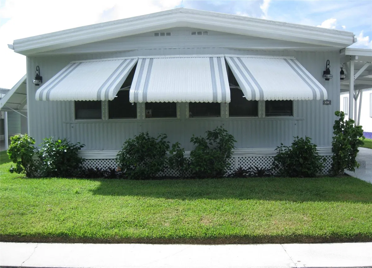 Residence photo 16
