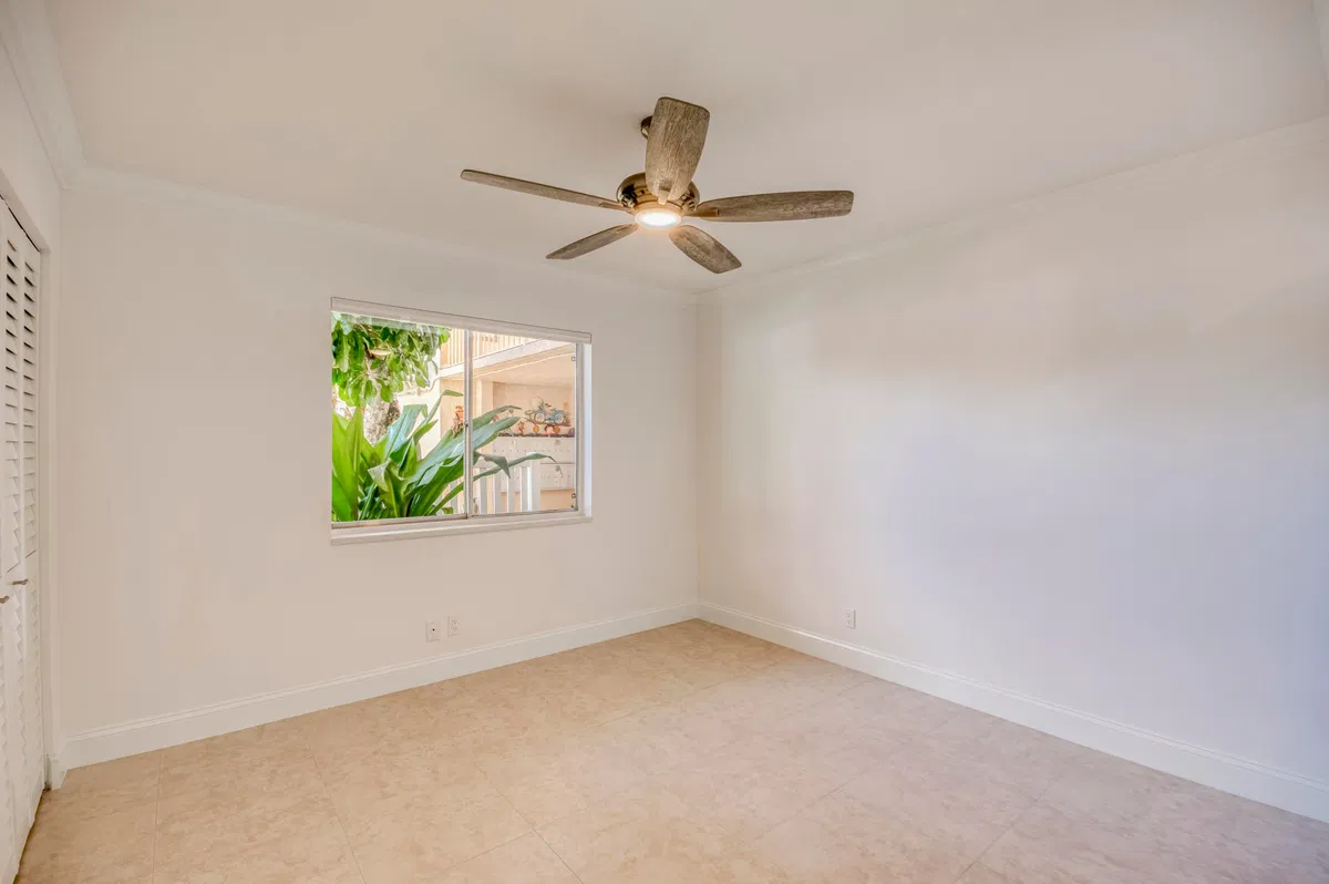  Unit 105 photo 16