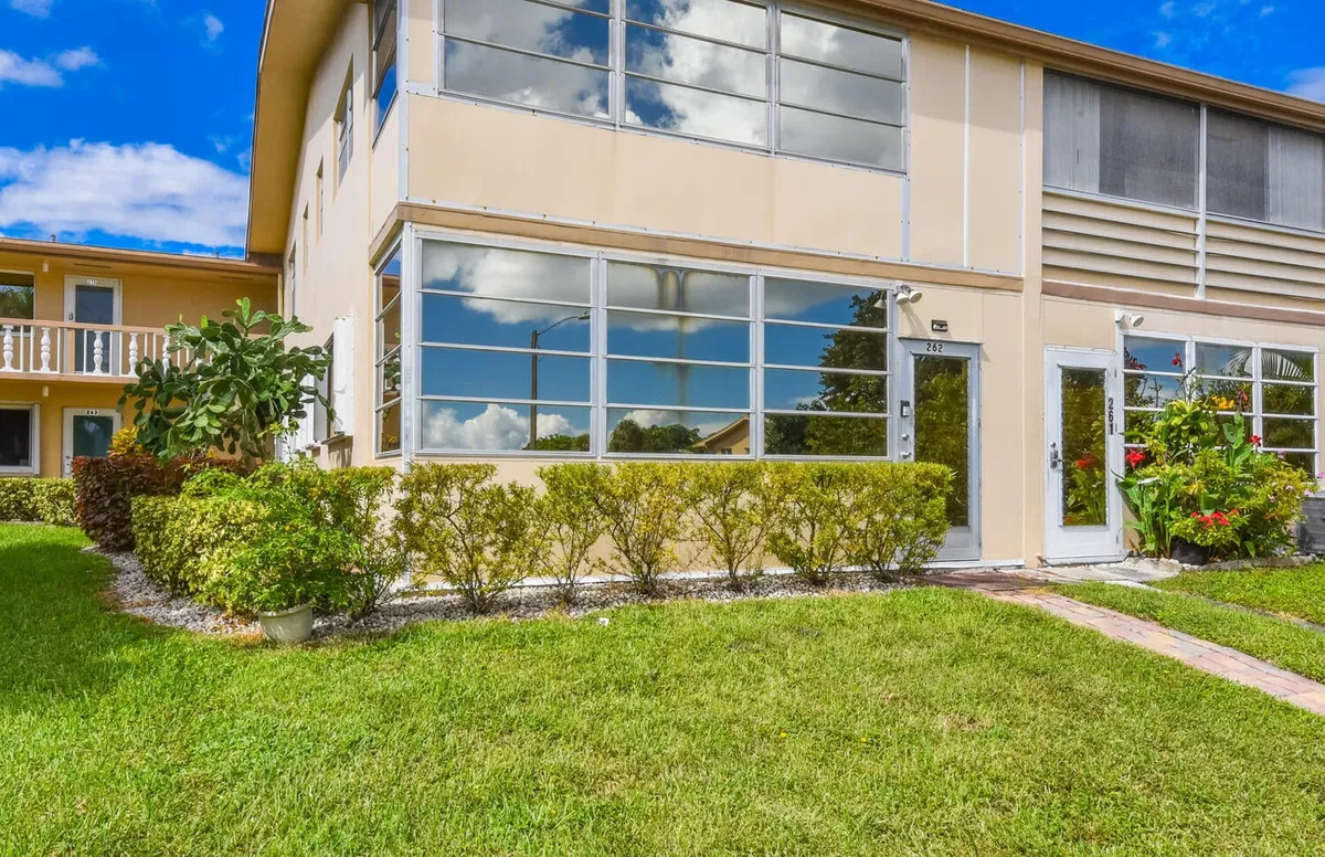 Residence photo 4