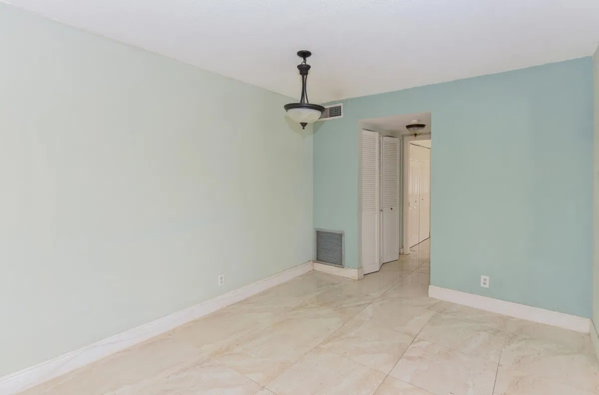 Residence photo 16