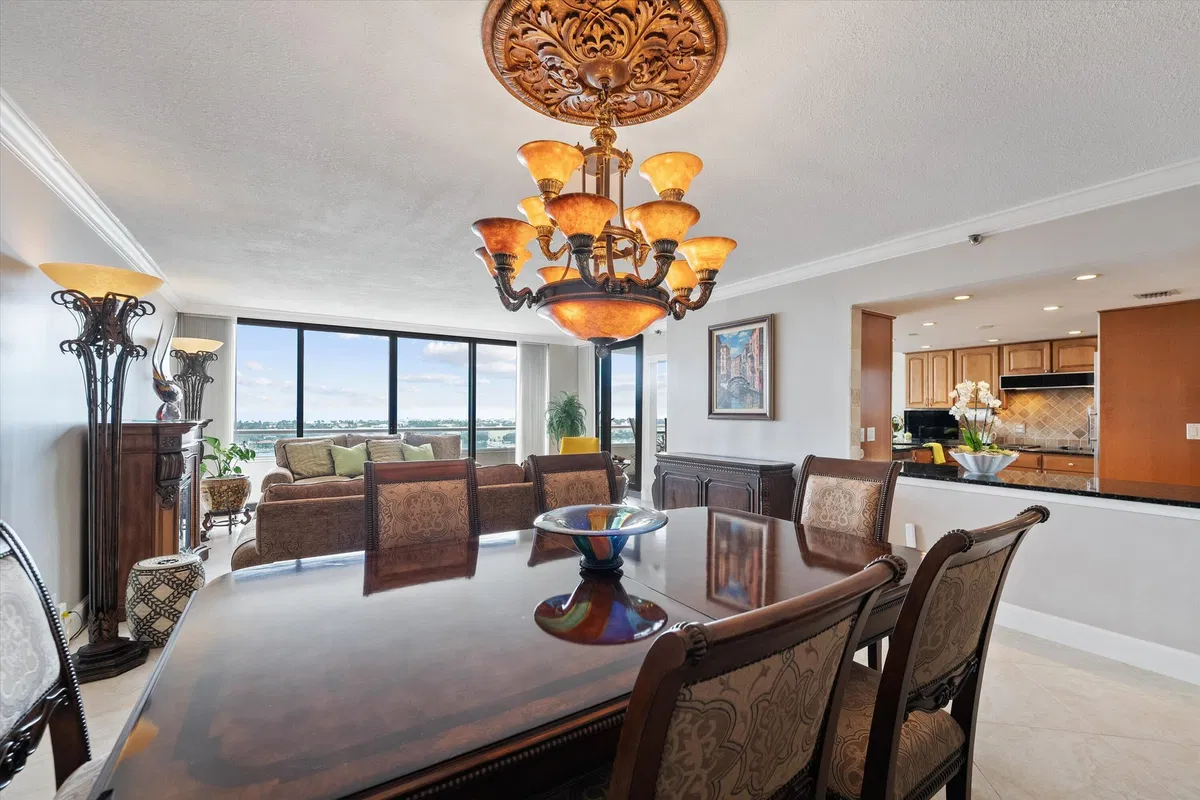 The Plaza of The Palm Beaches Unit 19b photo 10