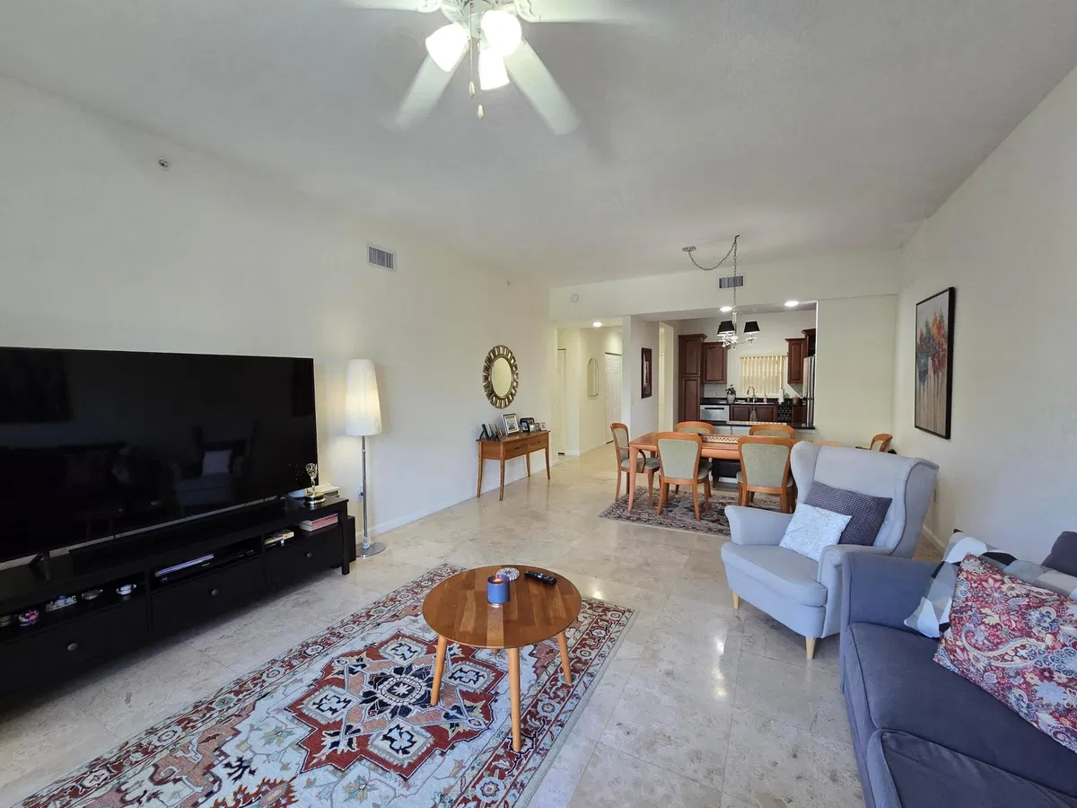 Unit 403 photo 13