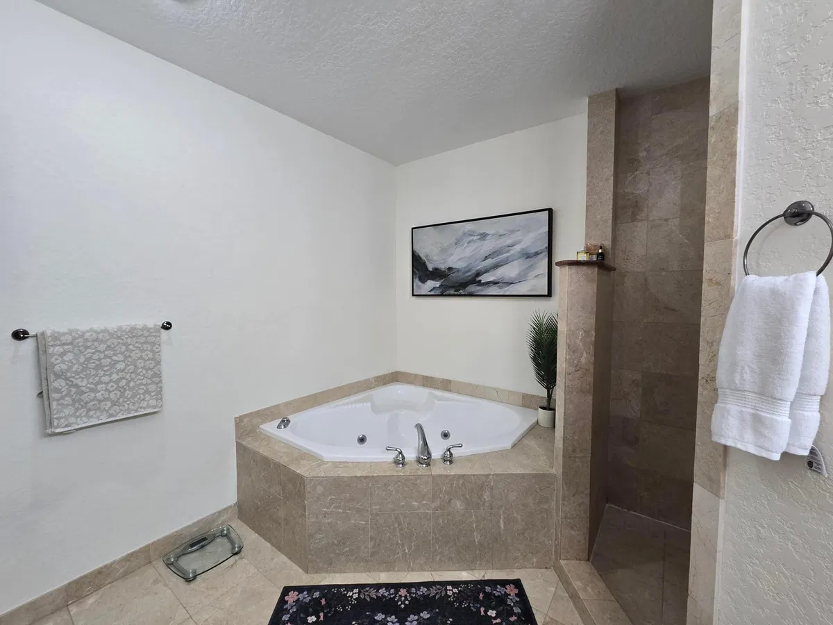 Unit 403 photo 37