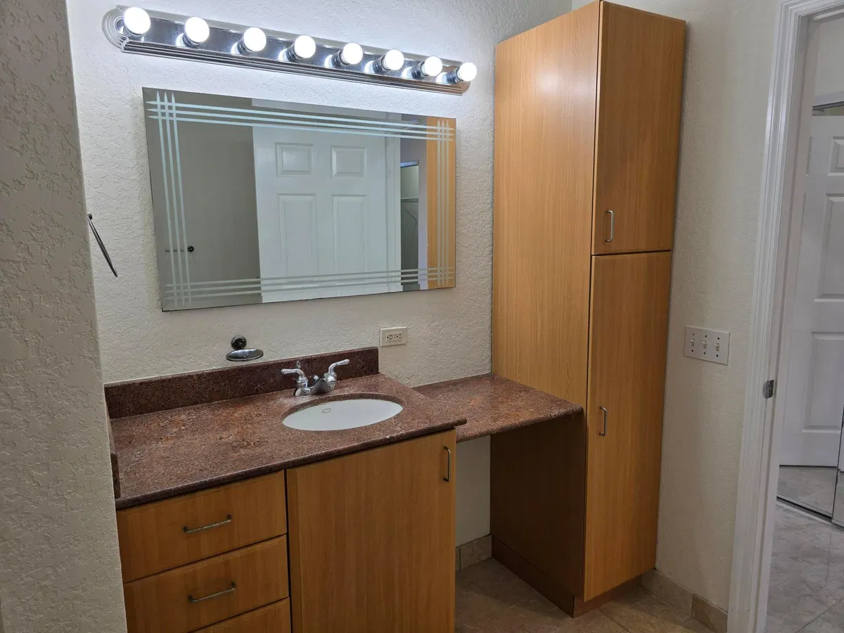 Unit 403 photo 40