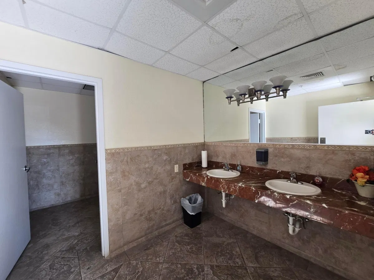 Unit 403 photo 58